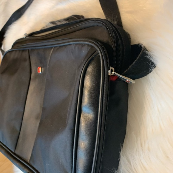 swissgear tablet bag